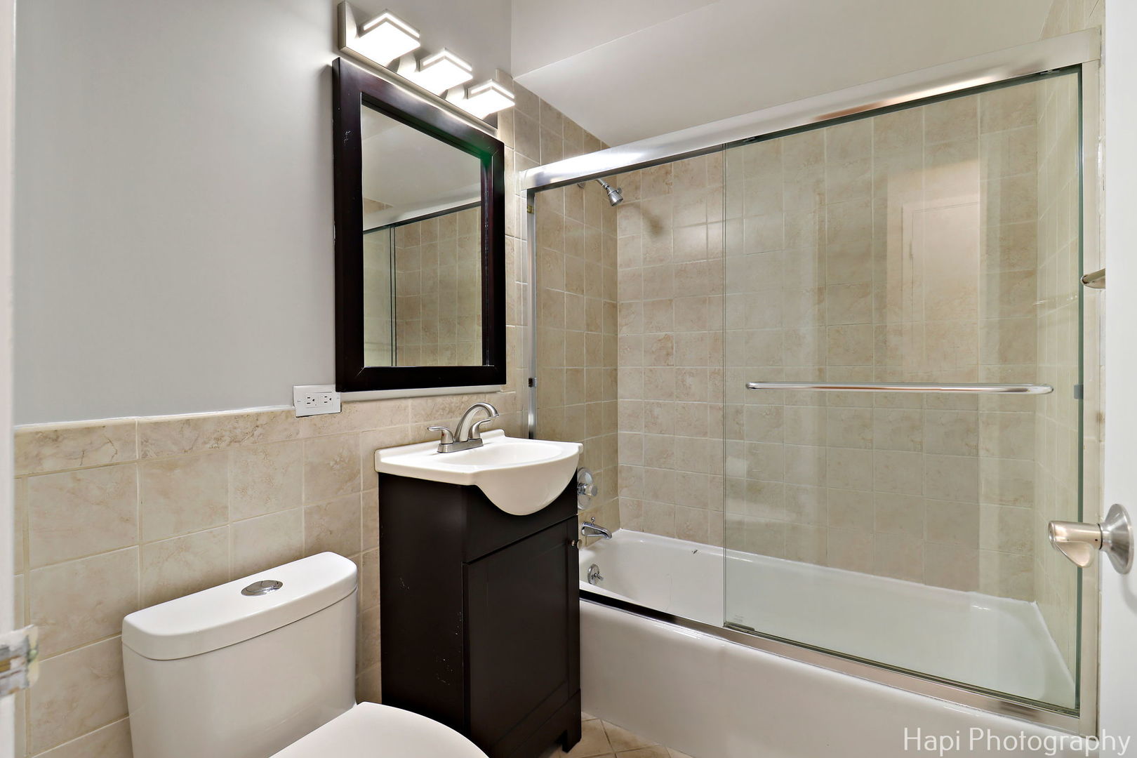 1567 Ridge Avenue, Unit 401 Evanston, IL 60201 - Photo 15 of 27 Gallery Image 15