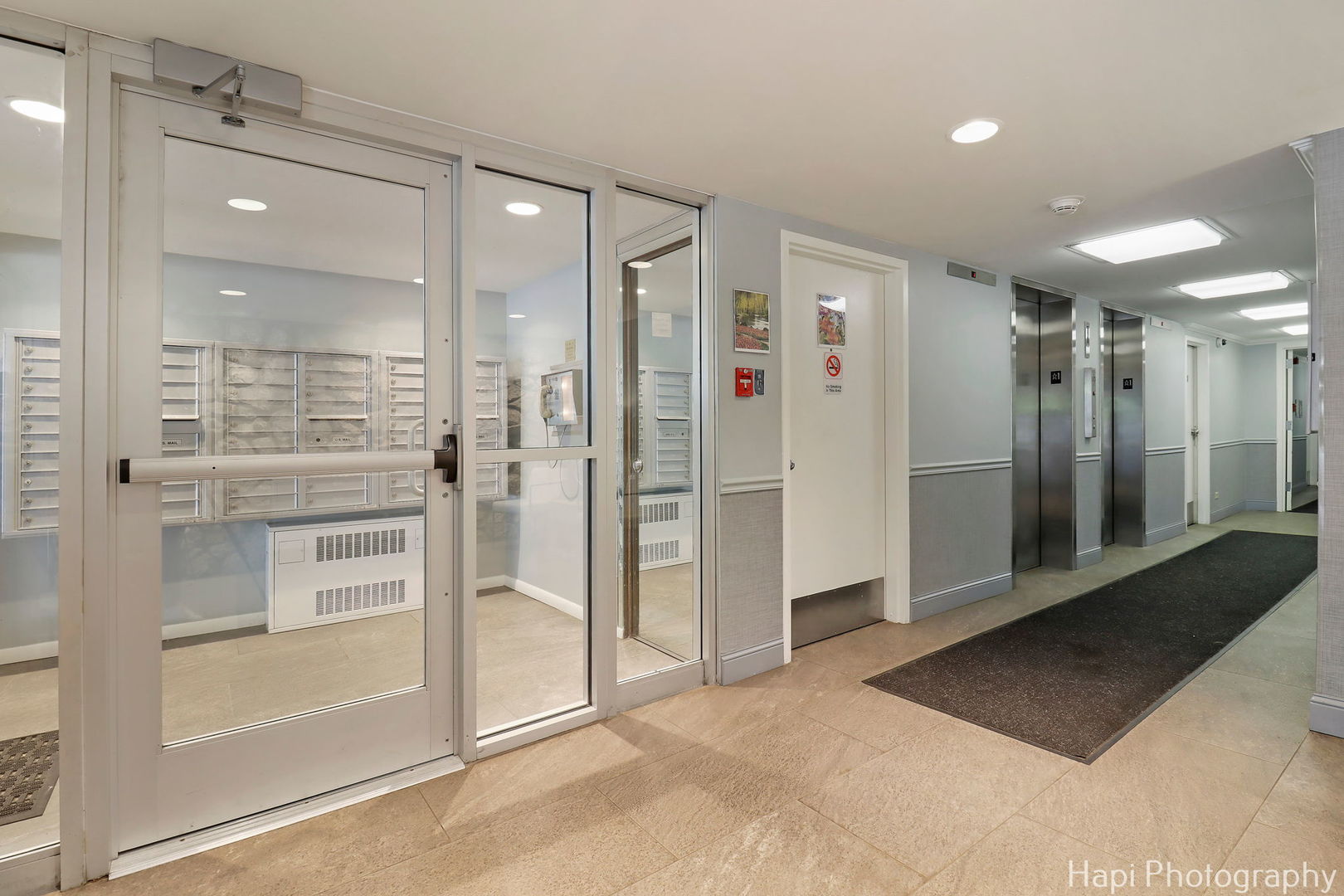 1567 Ridge Avenue, Unit 401 Evanston, IL 60201 - Photo 2 of 27 Gallery Image 2