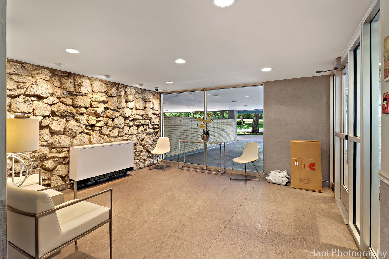 1567 Ridge Avenue, Unit 401 Evanston, IL 60201 - Photo 3 of 27 Gallery Image 3
