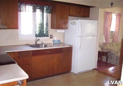 863 Poplar Road Hellertown, PA 18055 - Photo 8 of 8 Kitchen