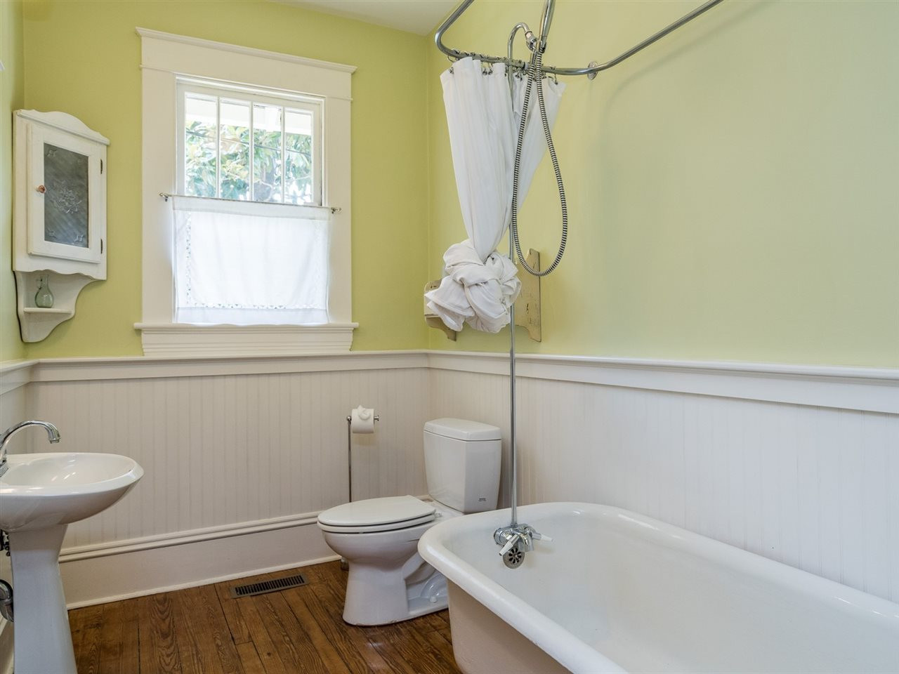 1806 Wills Avenue Raleigh, NC 27608 - Photo 23 of 28 Bathroom