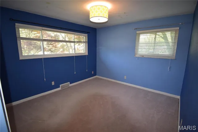 $1,975 | 11817 Helta Drive, St. Louis, MO 63128