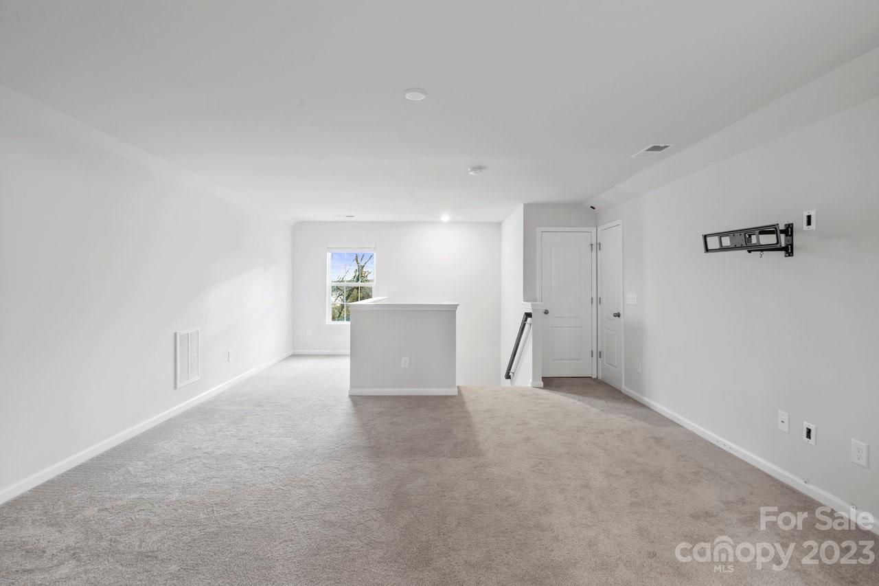 18209 Kalabash Road Charlotte, NC 28278 - Photo 29 of 48 a view of an empty room