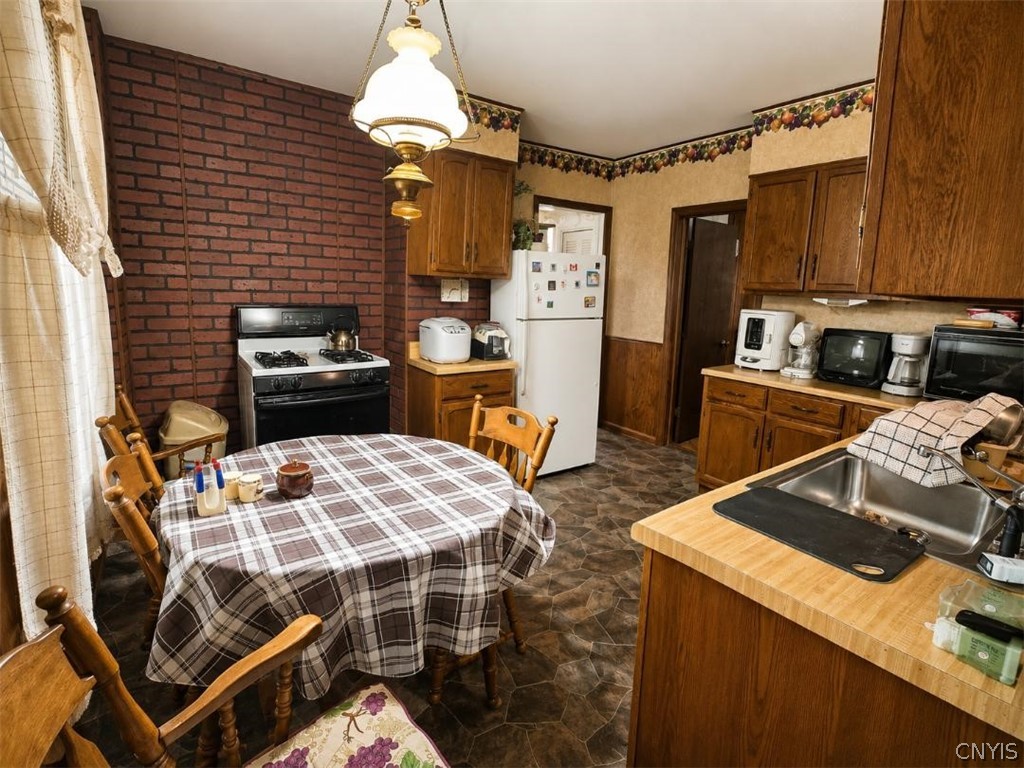56 Higby Road Utica, NY 13501 - Photo 19 of 35 Gallery Image 19