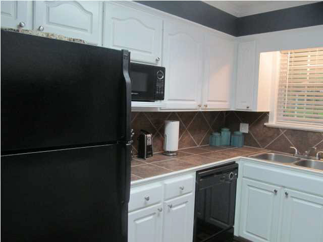 301 Indian Mound Road Clinton, MS 39056 - Photo 6 of 36 KITCHEN