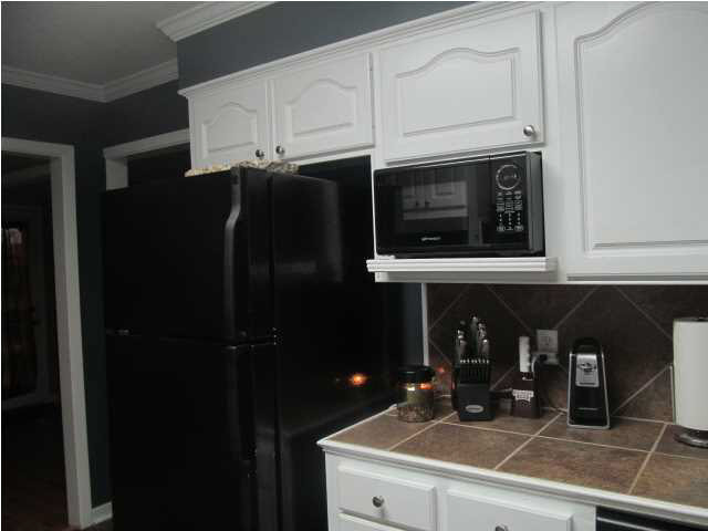 301 Indian Mound Road Clinton, MS 39056 - Photo 8 of 36 LOTS OF CABINETS
