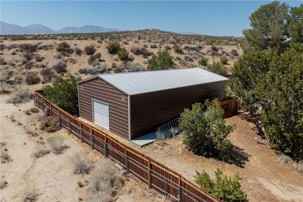 32451 Valyermo Road Pearblossom, CA 93553 - Photo 23 of 38 a view of a terrace