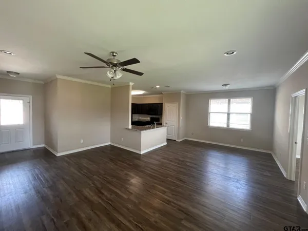$1,800 | 6936 Vernado Drive, Flint, TX 75762