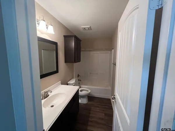 $1,800 | 6936 Vernado Drive, Flint, TX 75762