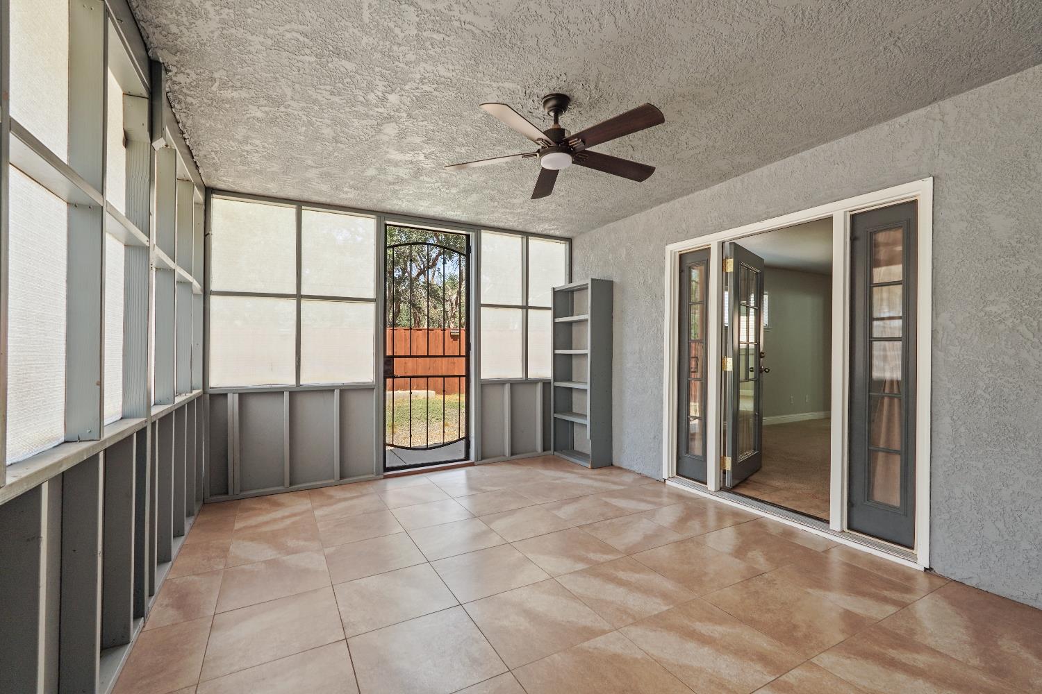 8760 Greer Way Valley Springs, CA 95252 - Photo 32 of 40 a view of a hallway