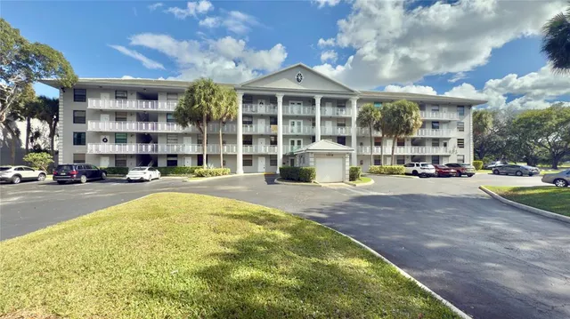 $2,600 | 1516 Whitehall Drive, Unit 303, Davie, FL 33324