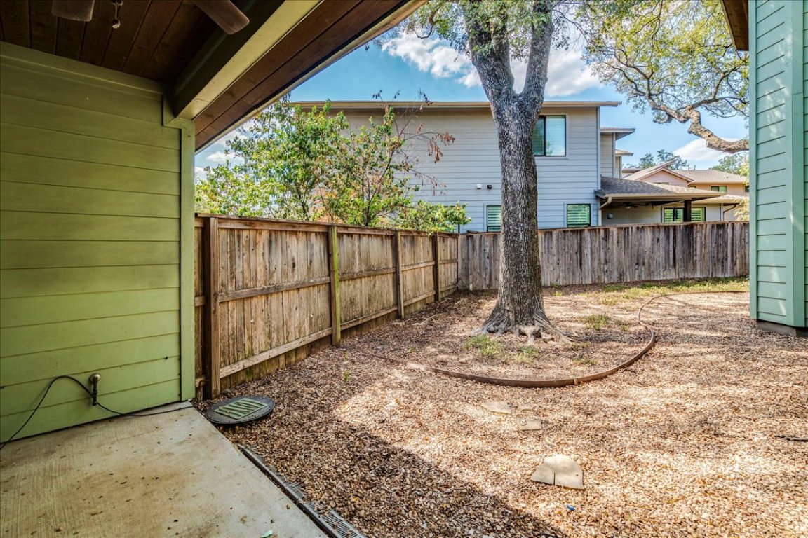 4006 Valley View Road, Unit B Austin, TX 78704 - Photo 20 of 32 a view of a backyard of the house
