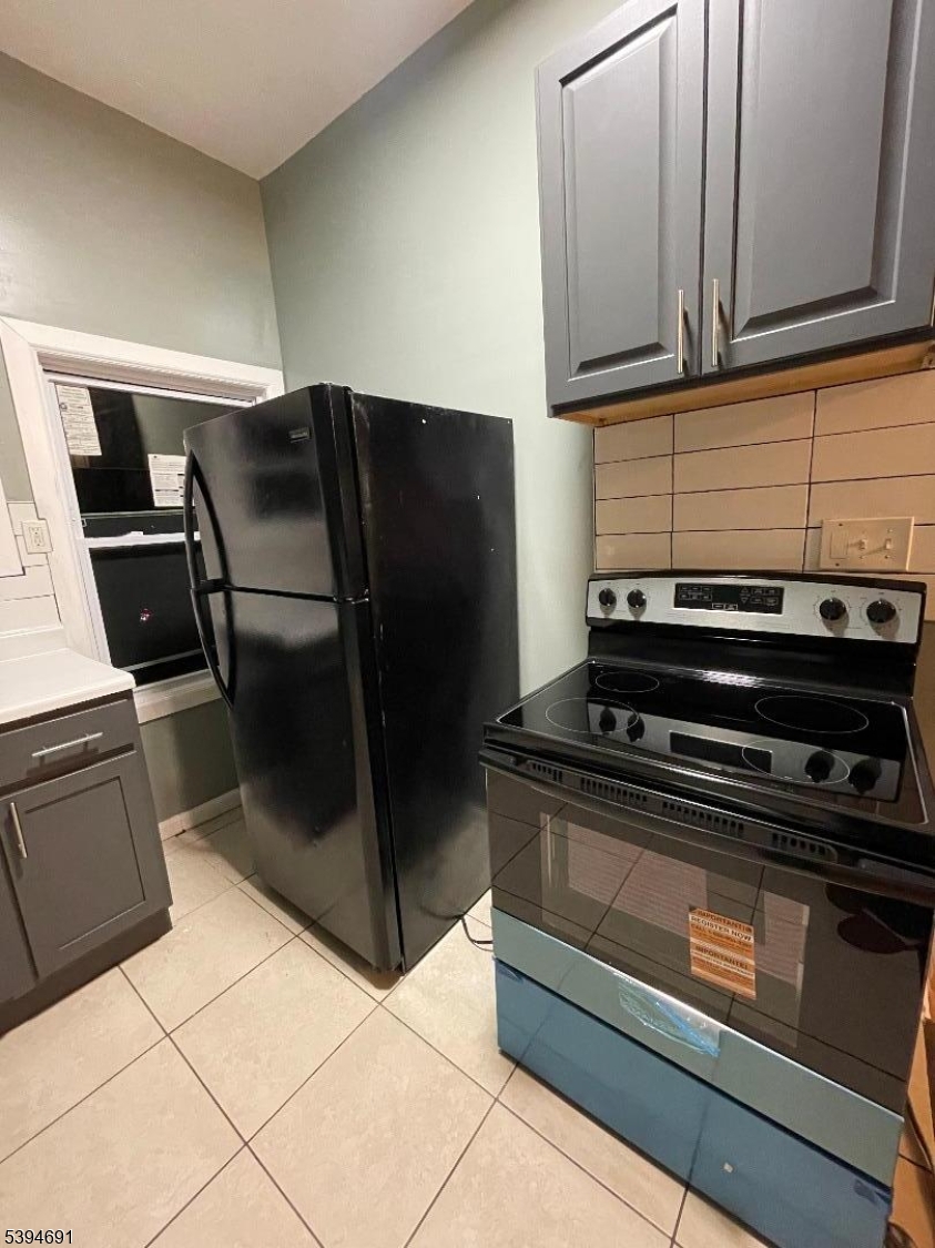 377 South 10th Street, Unit 3 Newark, NJ 07103 - Photo 11 of 12