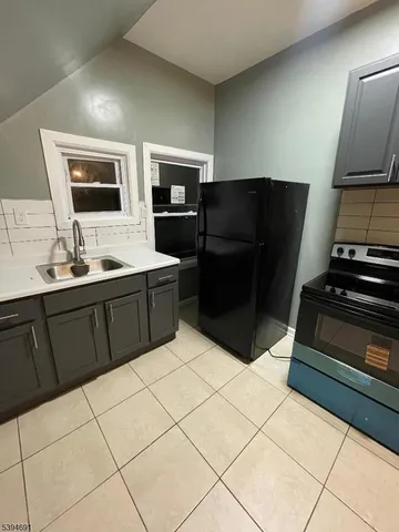 $1,400 | 377 South 10th Street, Unit 3, Newark, NJ 07103