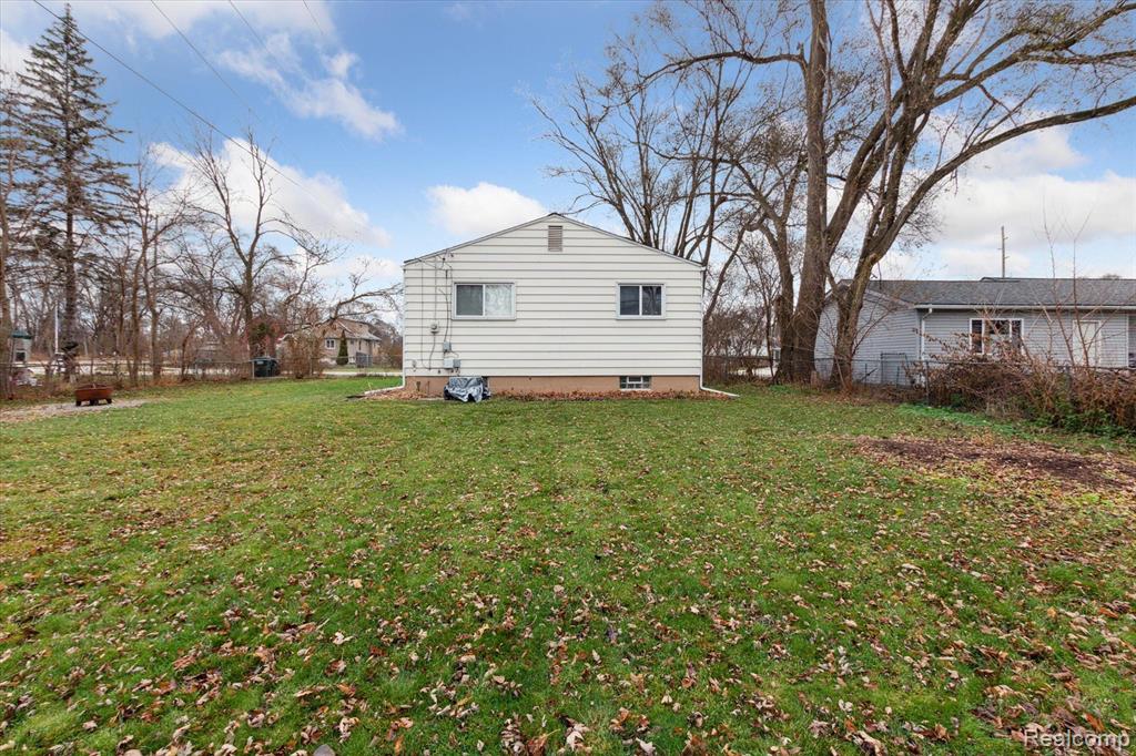47285 Dequindre Road Rochester Hills, MI 48307 - Photo 43 of 52