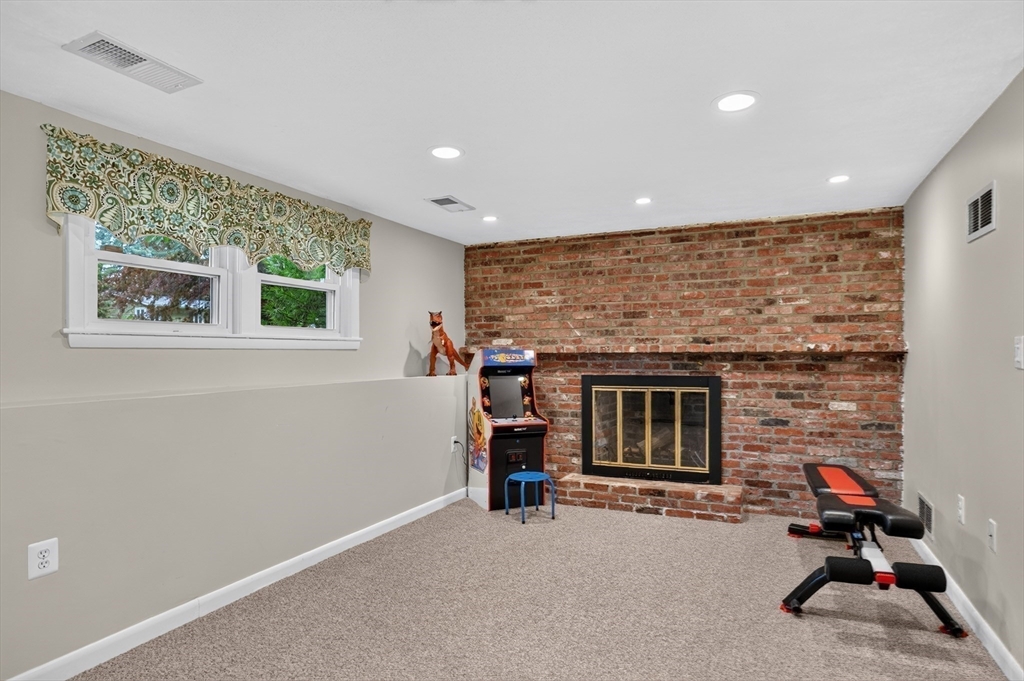 11 Geraldine Road Framingham, MA 01701 - Photo 28 of 30