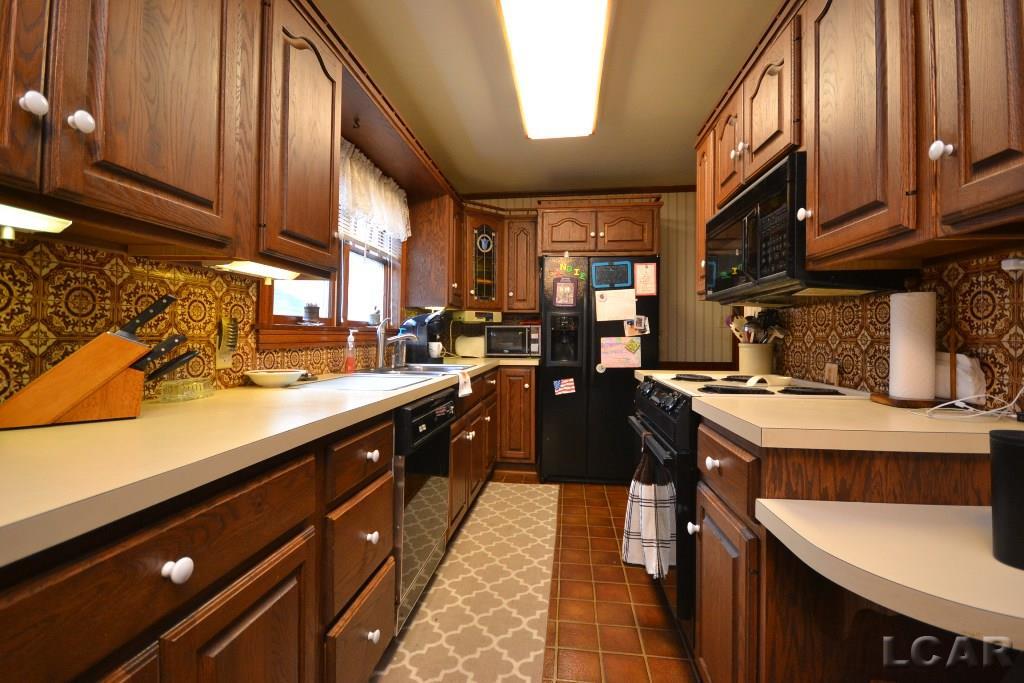 5307 South Custer Road Monroe, MI 48161 - Photo 10 of 43 50024507-9.JPG