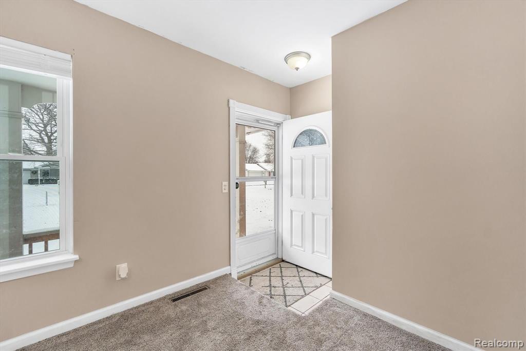 1416 West Judd Road Flint, MI 48507 - Photo 6 of 36 Gallery Image 6