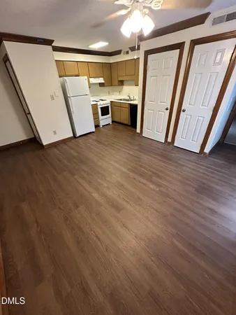 $975 | 3532 Ivy Commons Drive, Unit 101, Raleigh, NC 27606