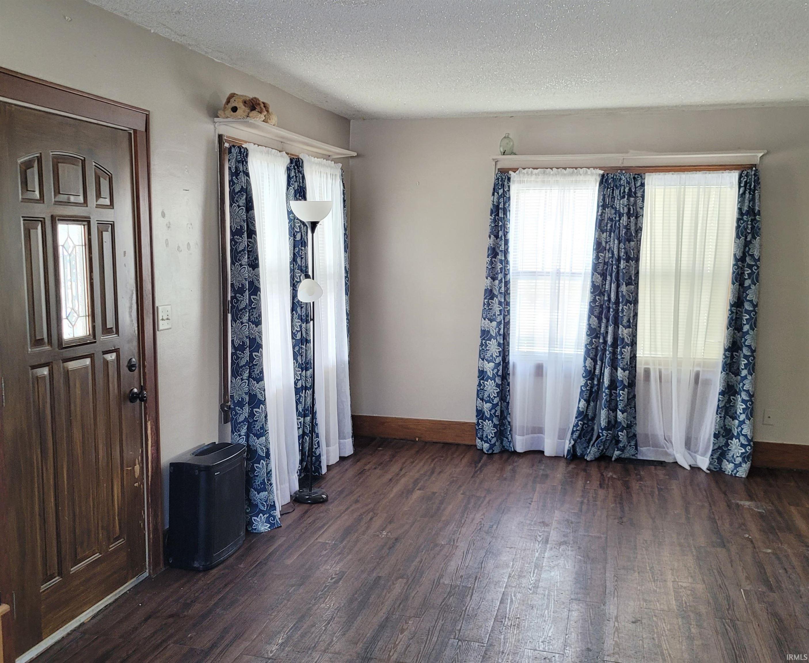 10421 Main Street Leo, IN 46765 - Photo 2 of 22