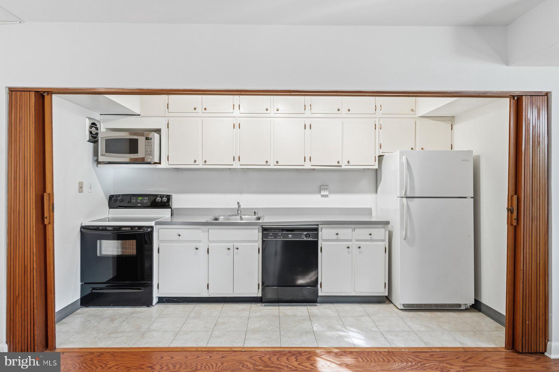 310 Ridgemede Road, Unit 1 Baltimore, MD 21210 - Photo 6 of 17