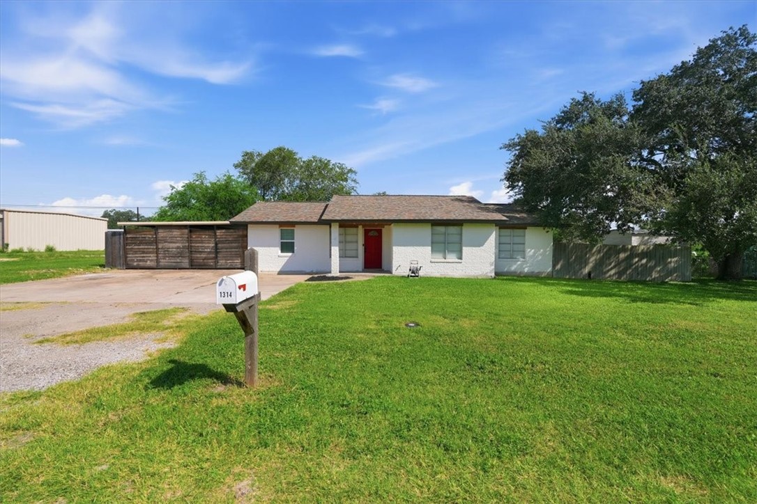 1314 Mark Street George West, TX 78022 - Photo 25 of 31