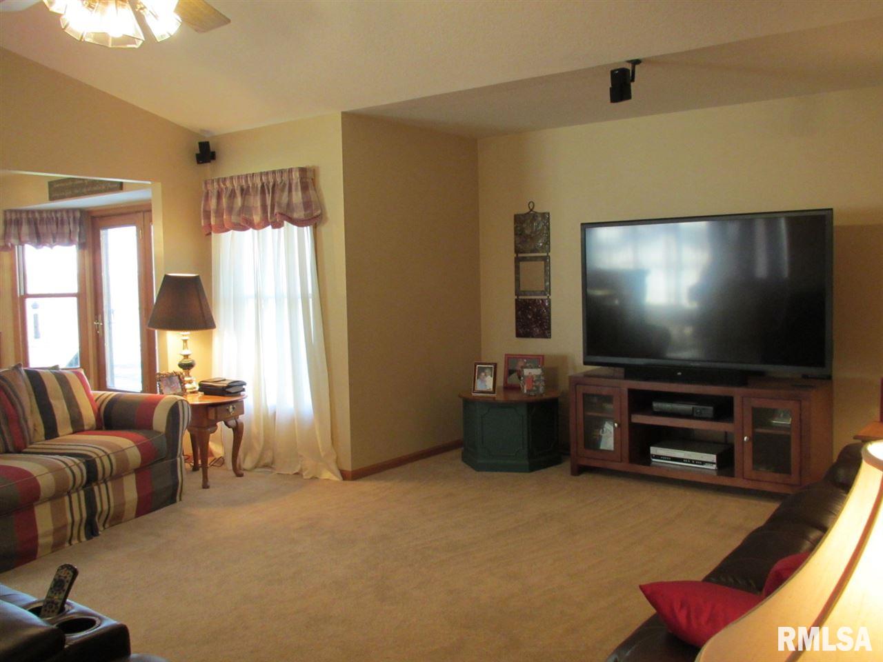 418 Ridge Drive Geneseo, IL 61254 - Photo 7 of 24 Gallery Image 7