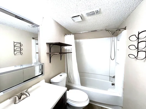 $1,850 | 2510 Grants Lake Boulevard, Unit 56, Sugar Land, TX 77479