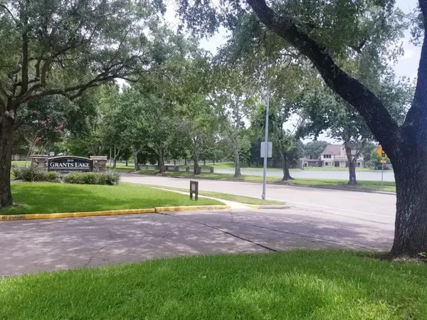 $1,850 | 2510 Grants Lake Boulevard, Unit 56, Sugar Land, TX 77479