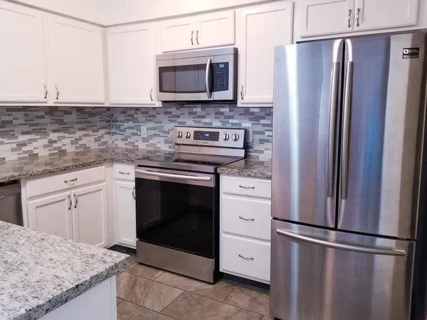 $1,850 | 2510 Grants Lake Boulevard, Unit 56, Sugar Land, TX 77479
