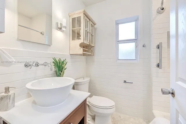 $865,000 | 114 Northeast 107th Street, Miami Shores, FL 33161