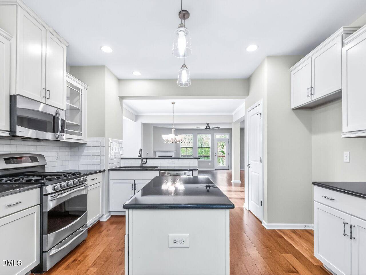 5617 Wade Park Boulevard Raleigh, NC 27607 - Photo 15 of 31 015-1280x960-kitchen