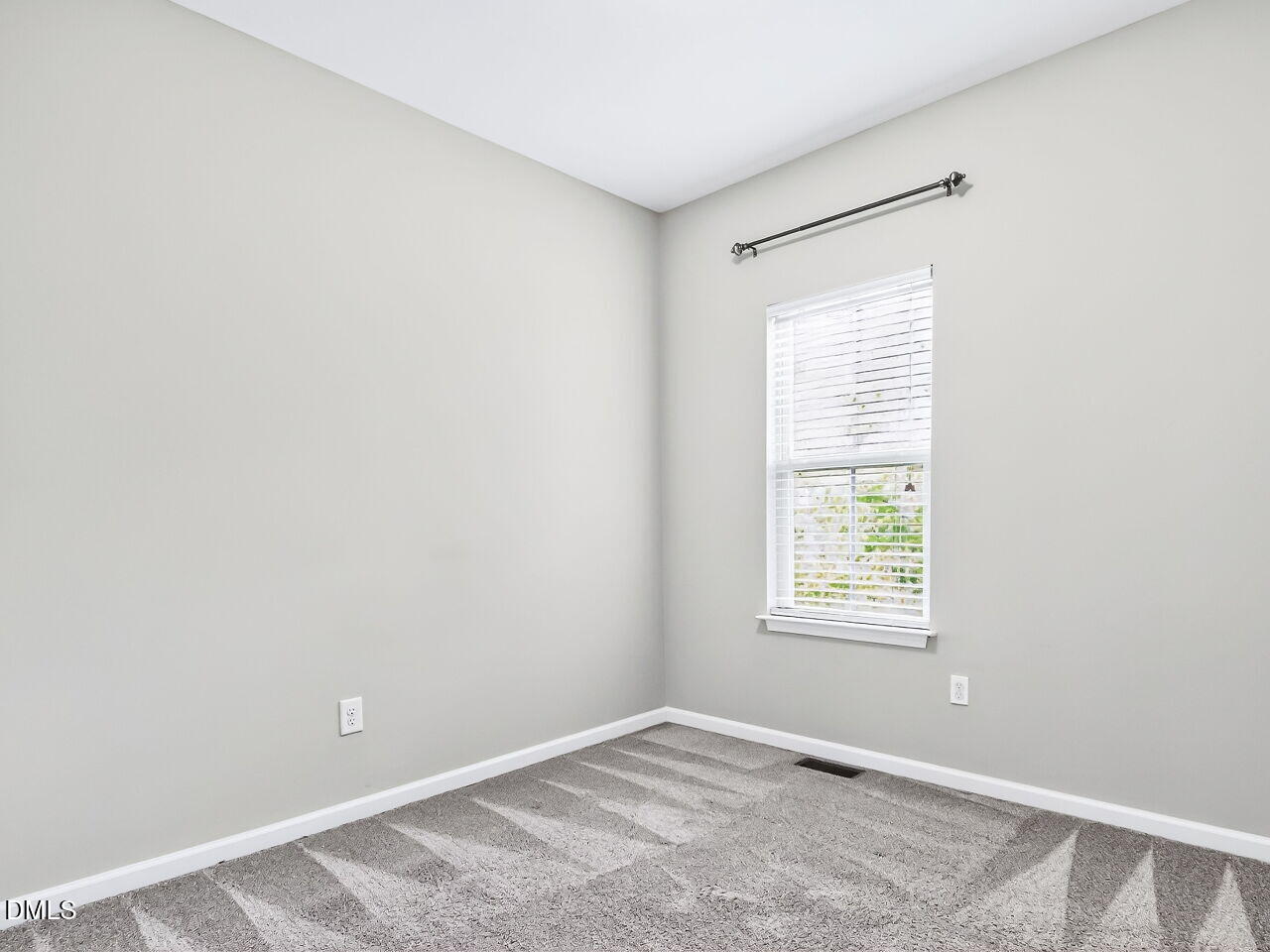 5617 Wade Park Boulevard Raleigh, NC 27607 - Photo 23 of 31 023-1280x960-bedroom