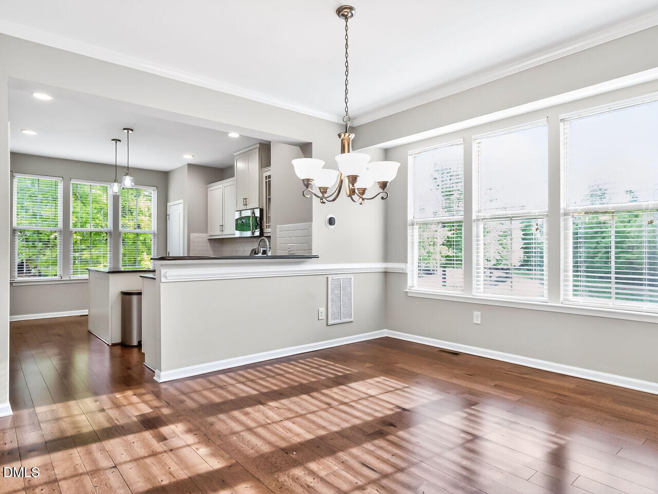 5617 Wade Park Boulevard Raleigh, NC 27607 - Photo 9 of 31 009-1280x960-dining-room