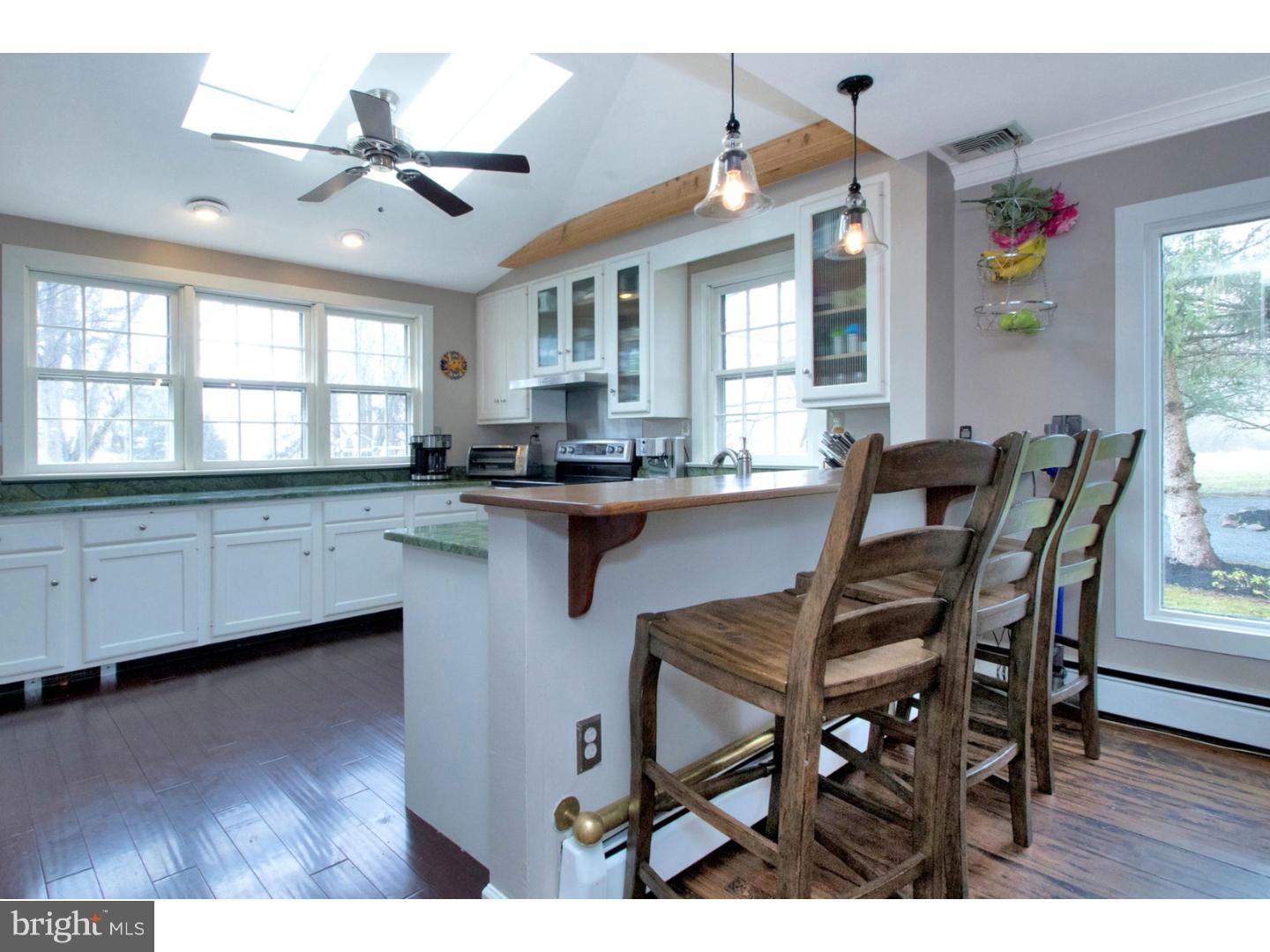 22 Elm Ridge Road Pennington, NJ 08534 - Photo 8 of 25