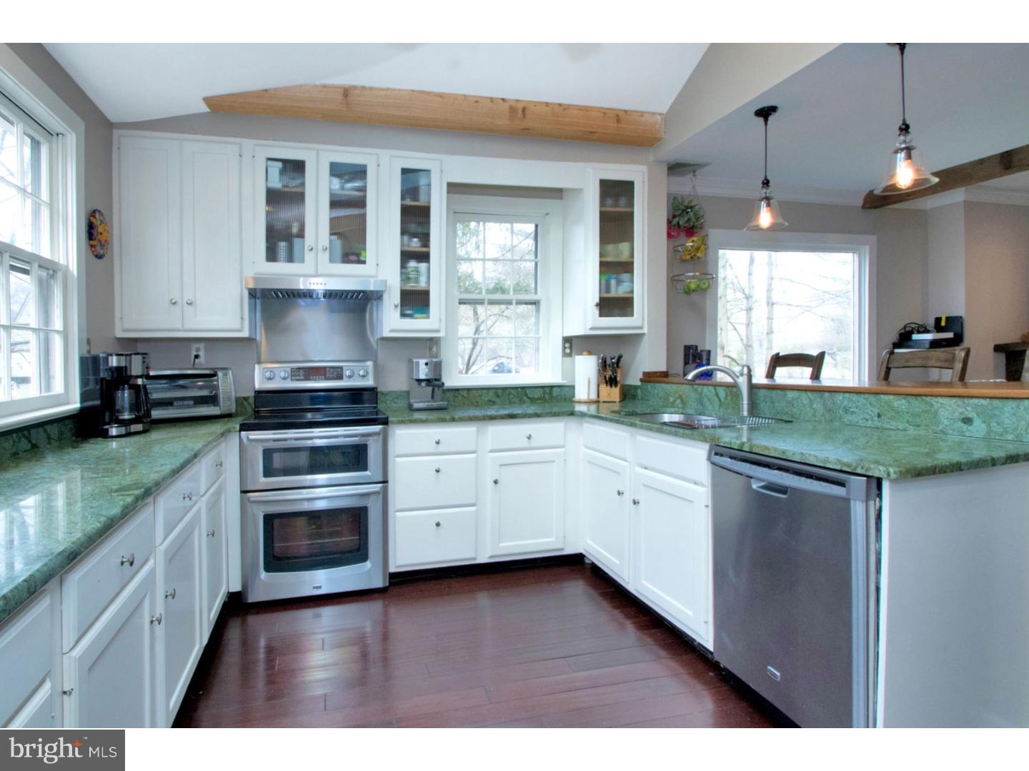22 Elm Ridge Road Pennington, NJ 08534 - Photo 9 of 25
