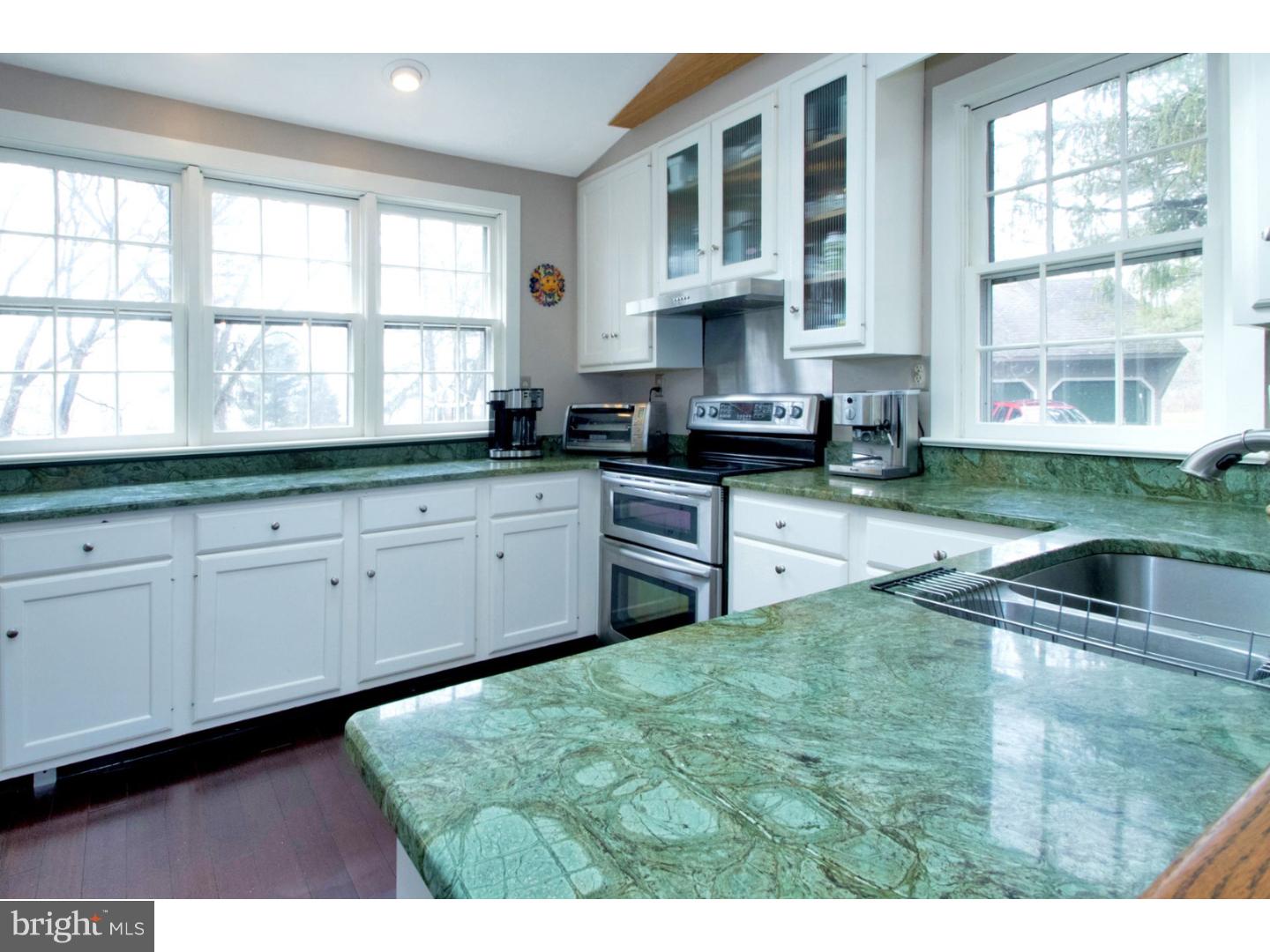 22 Elm Ridge Road Pennington, NJ 08534 - Photo 10 of 25