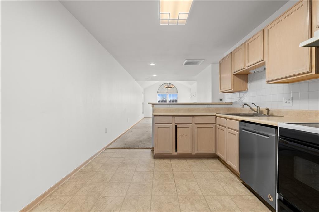 11388 South Pflumm Road Olathe, KS 66215 - Photo 11 of 21