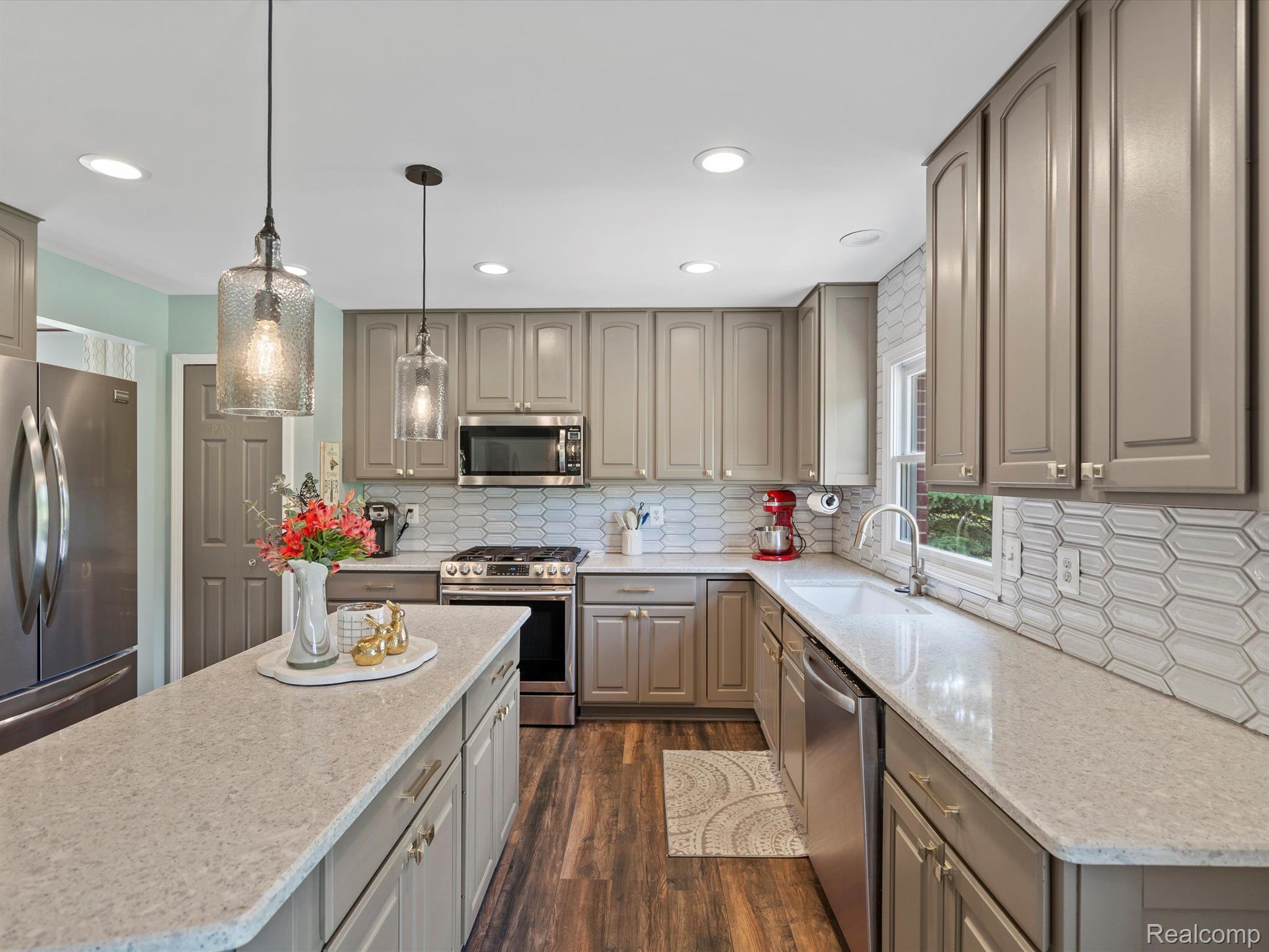 3688 Inverness Drive Rochester, MI 48306 - Photo 18 of 48 Gallery Image 18