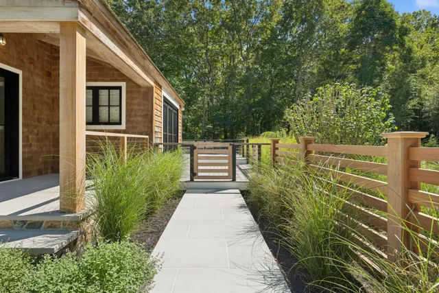 $2,895,000 | 70 Glenview Drive, Southampton, NY 11968