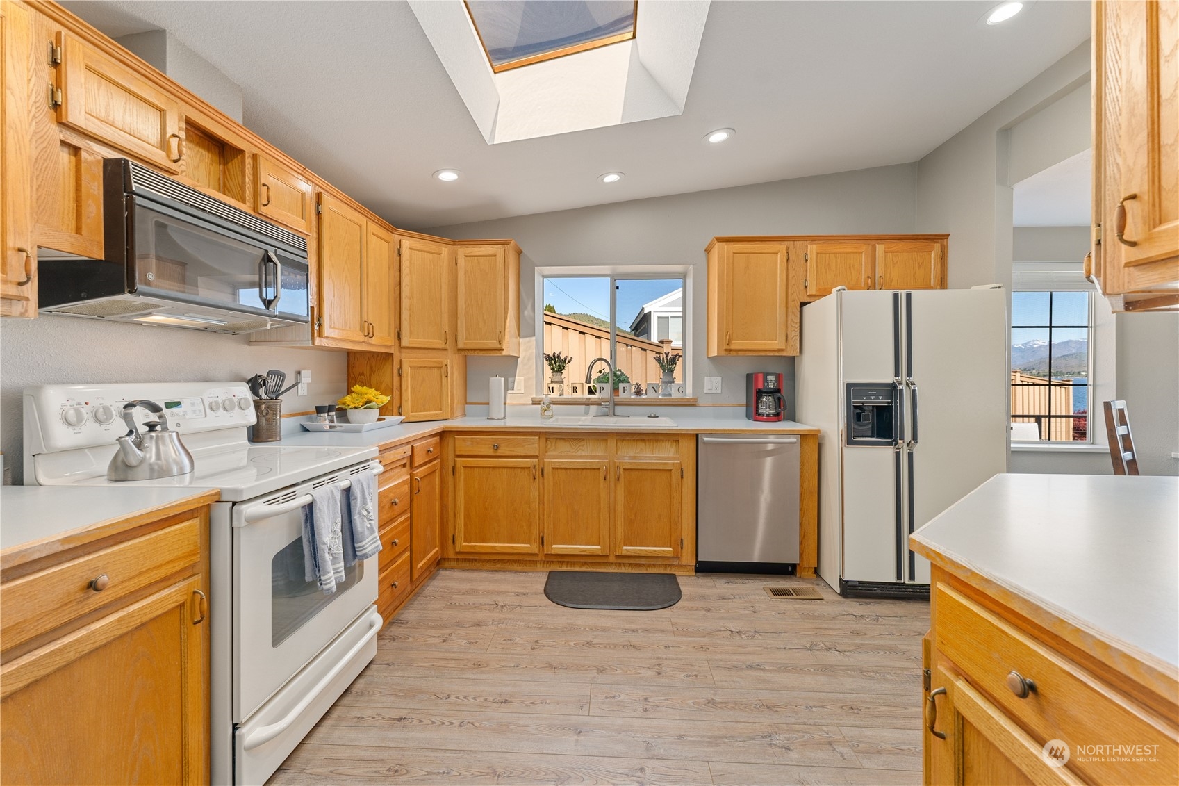 1308 South Lakeshore Road Chelan, WA 98816 - Photo 13 of 32 Gallery Image 13
