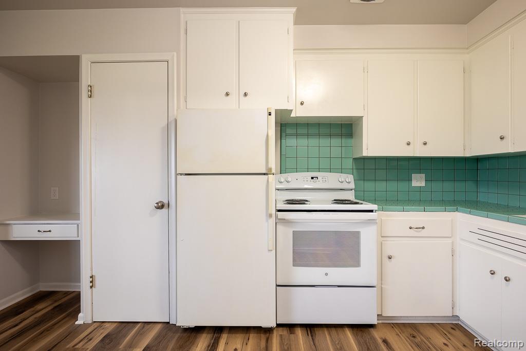 12523 Pennsylvania Road, Unit 2 Riverview, MI 48193 - Photo 13 of 38
