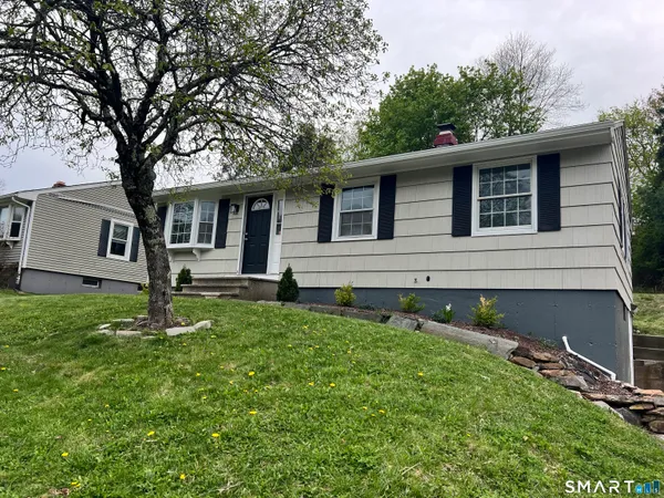 $350,000 | 20 Longwood Drive, Naugatuck, CT 06770