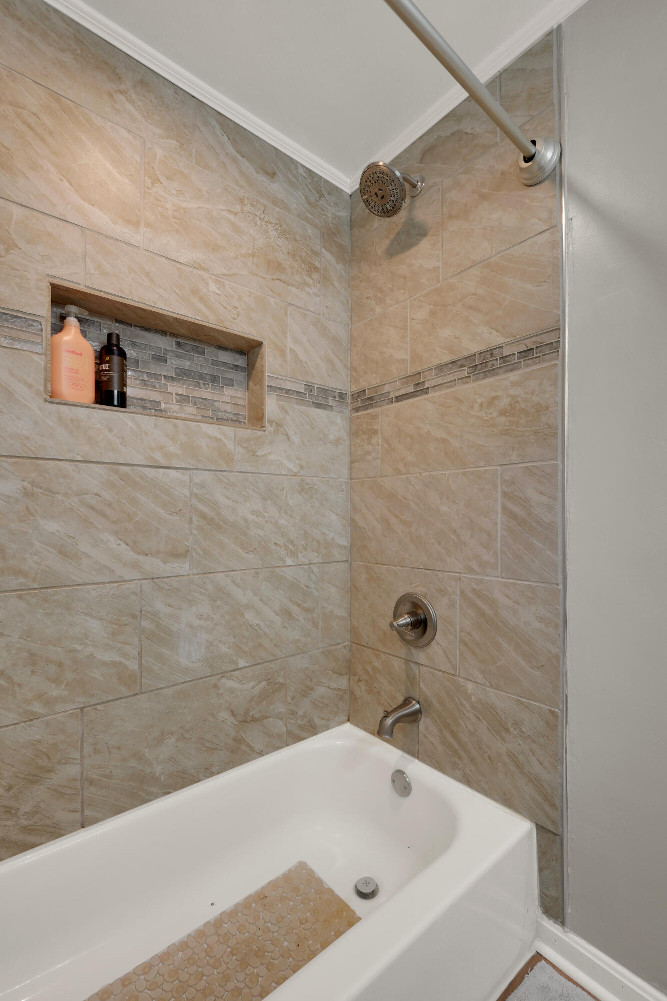 3131 Radiance Road Louisville, KY 40220 - Photo 5 of 30 Bath
