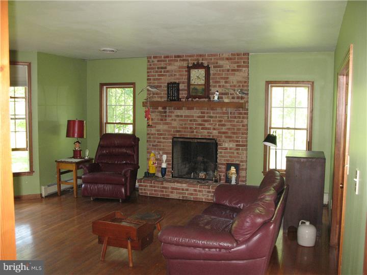 3002 Gottschall Road Perkiomenville, PA 18074 - Photo 8 of 22 Living Room