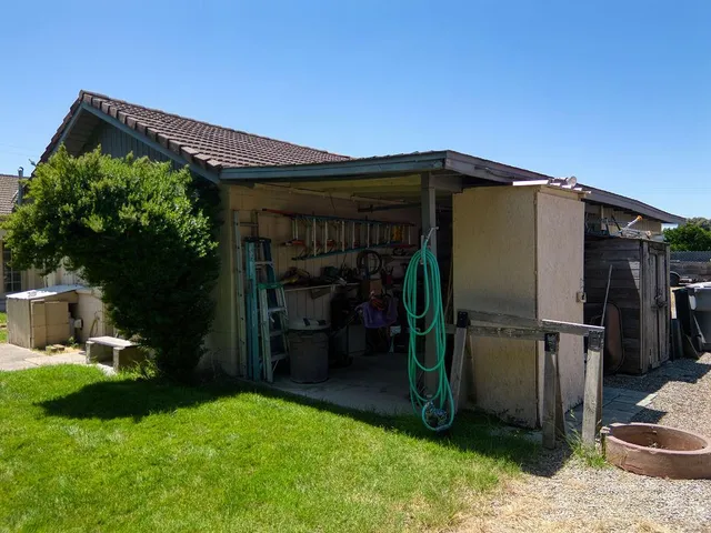 a view of a house and outdoor space