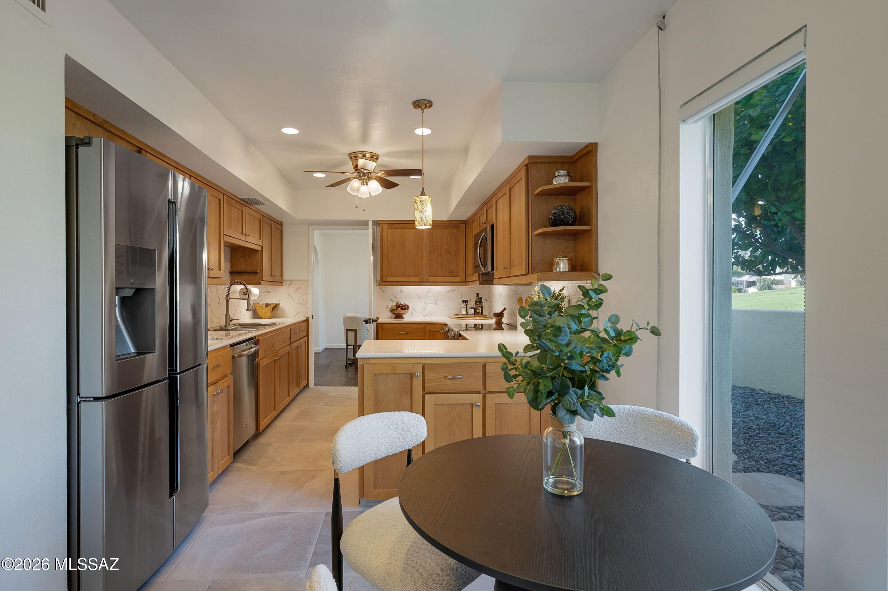 2702 West Magee Road Tucson, AZ 85742 - Photo 14 of 51 Breakfast Nook w/ mountain view