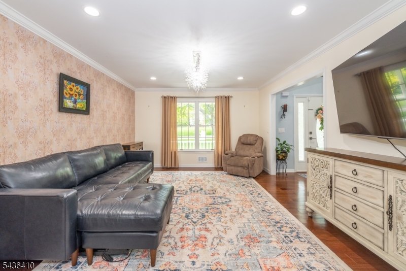 13 Briarwood Road Long Valley, NJ 07853 - Photo 11 of 30