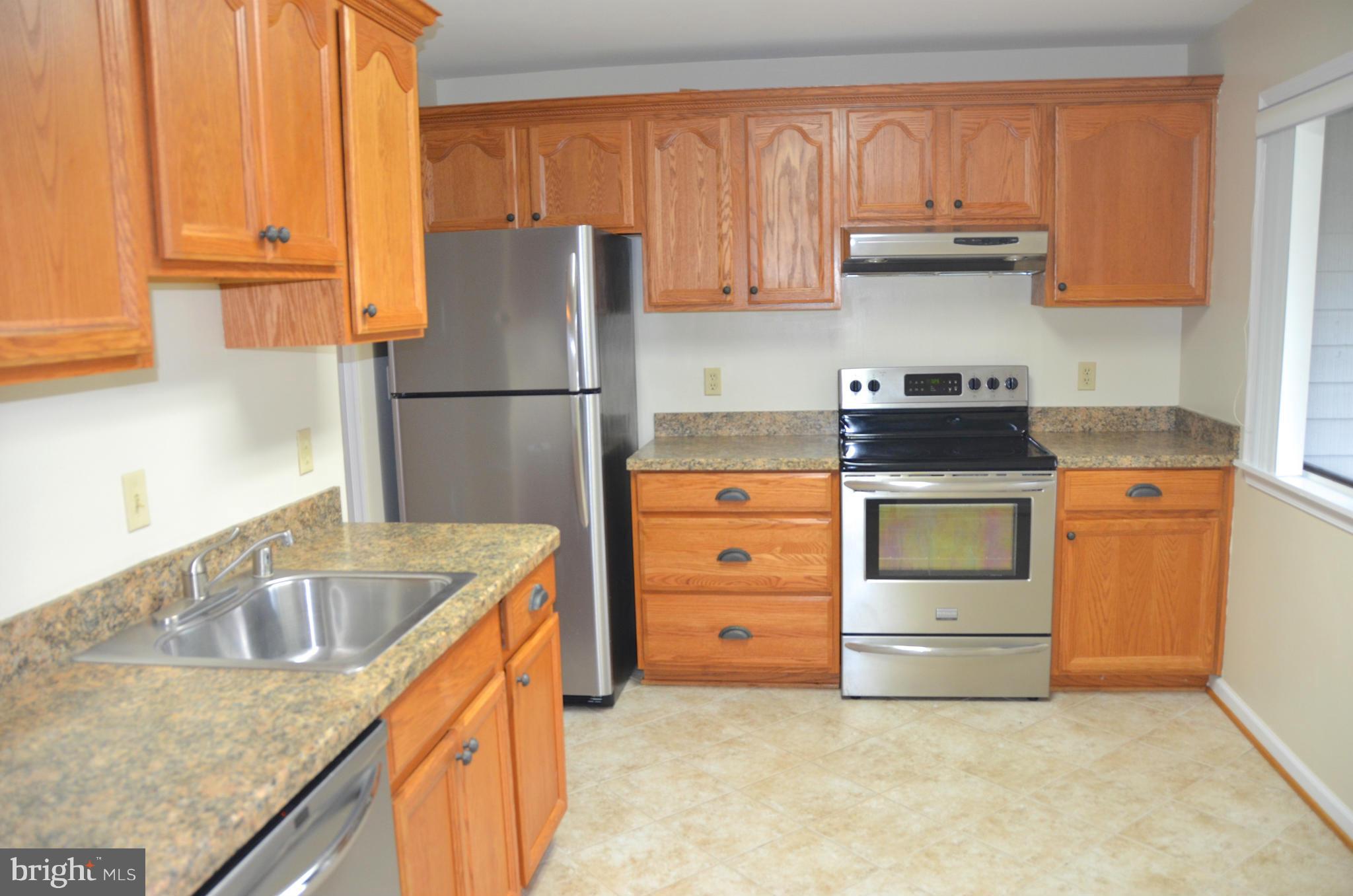 1007 Cedar Ridge Court Annapolis, MD 21403 - Photo 3 of 30 Kitchen