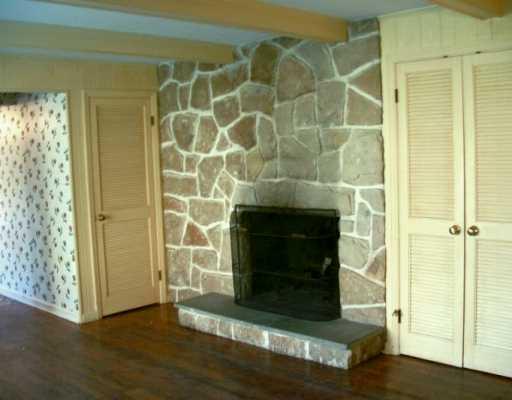 1622 Powers Run Road Fox Chapel, PA 15238 - Photo 3 of 5 Den/Family/Great Room.
